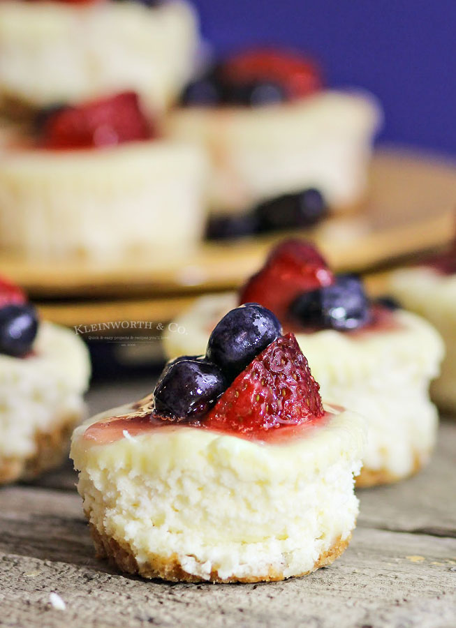 Patriotic Mini-Cheesecakes - Kleinworth & Co