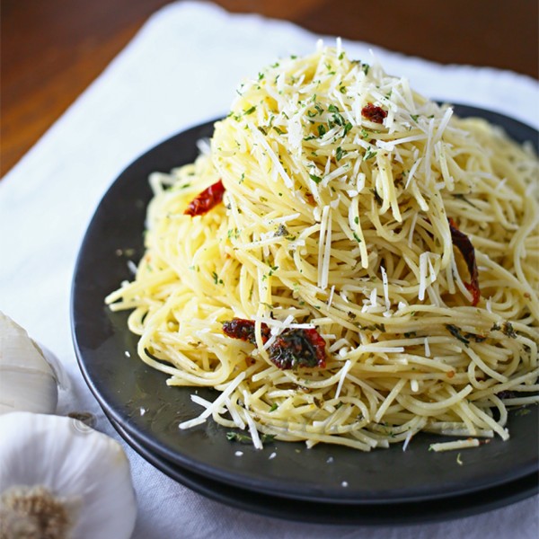 Angel Hair Pasta In Burgundy Garlic Sauce Taste Of The Frontier