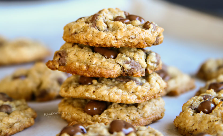 Chewy Raisinets Oatmeal Cookies - Yummi Haus