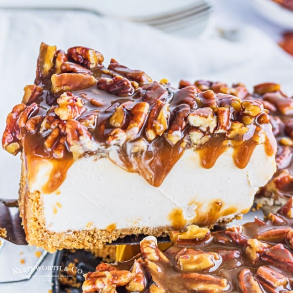 No-Bake Pecan Pie Cheesecake - Yummi Haus