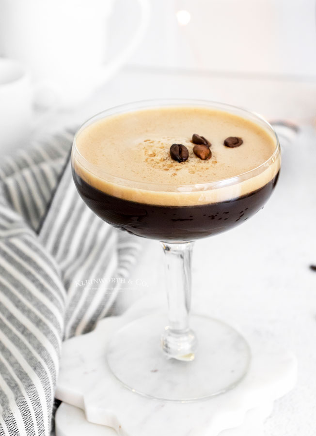 https://www.kleinworthco.com/wp-content/uploads/2021/01/Espresso-Martini-celebrate.jpg