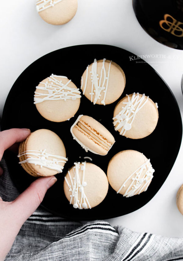 st patrick's day Macarons