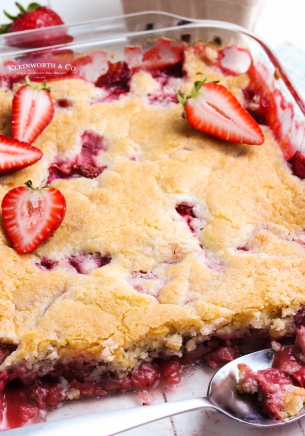 Strawberry Cobbler Recipe - Yummi Haus