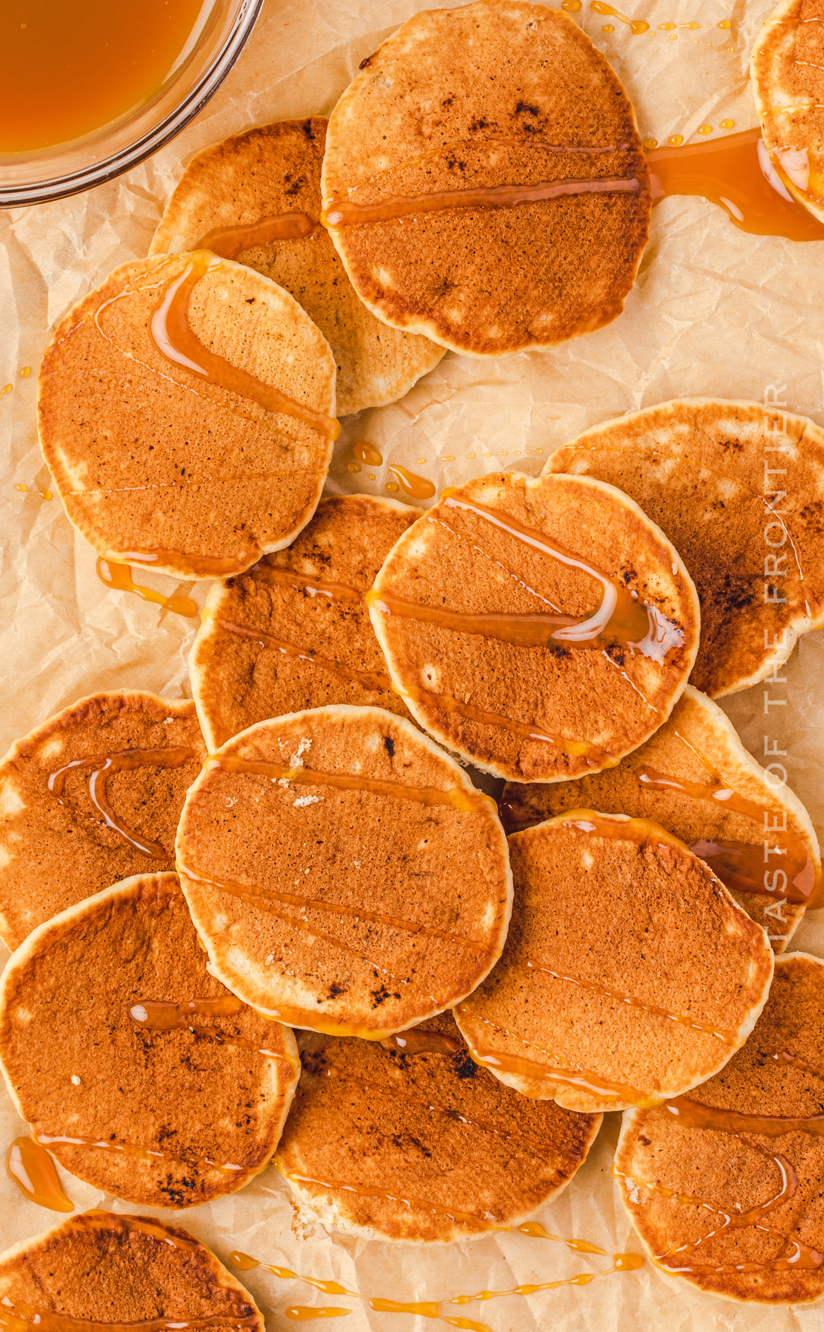 Mini Pancakes (Silver Dollar Pancakes Recipe!)