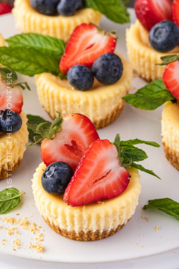 Patriotic Mini-Cheesecakes - Yummi Haus