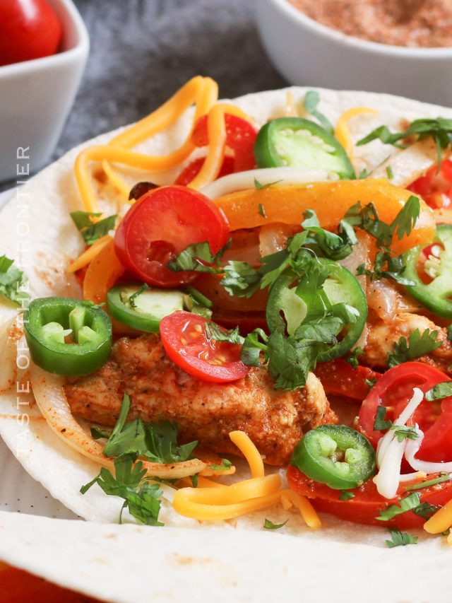 25 Minute Chicken Sheet Pan Fajitas Recipe Yummi Haus