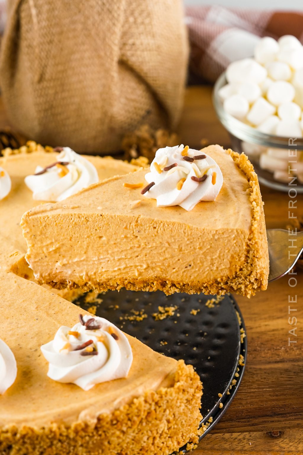 No-Bake Pumpkin Pie - Yummi Haus