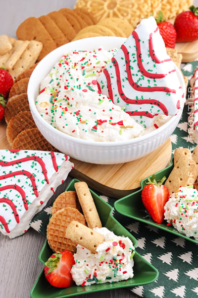 https://www.kleinworthco.com/wp-content/uploads/2022/11/Little-Debbie-Christmas-Tree-Dip-600.jpg