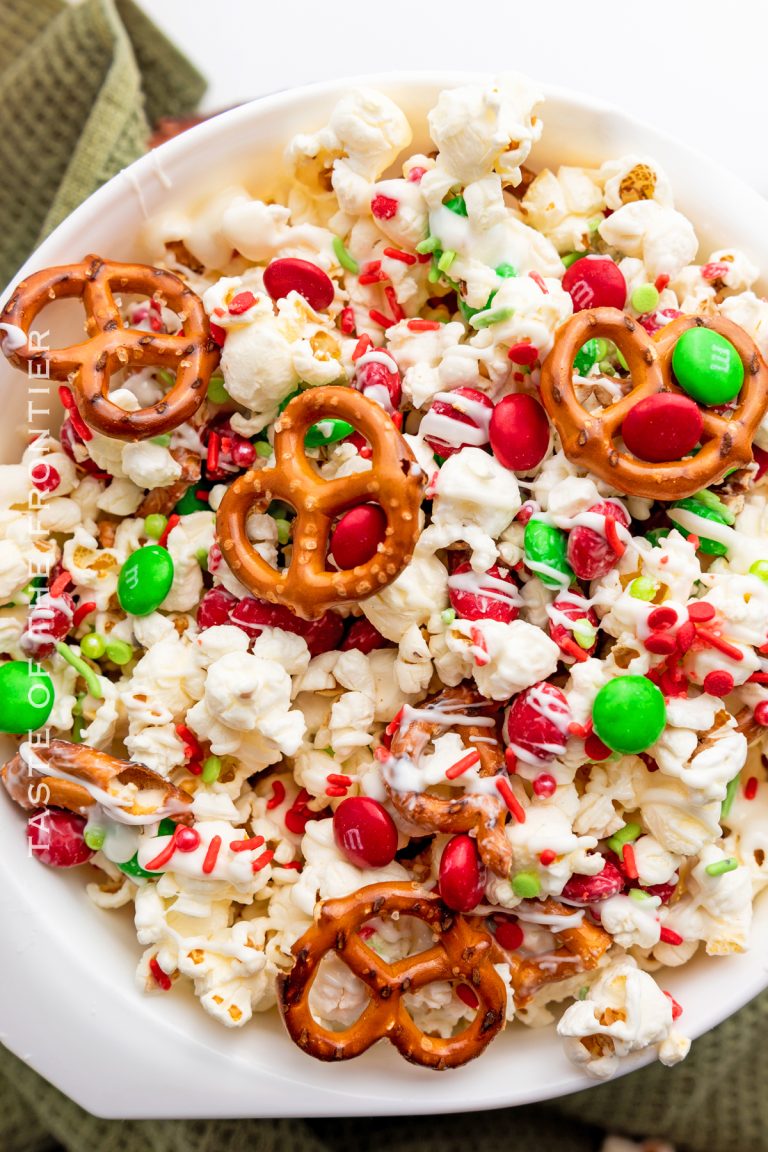 Christmas Popcorn - Yummi Haus