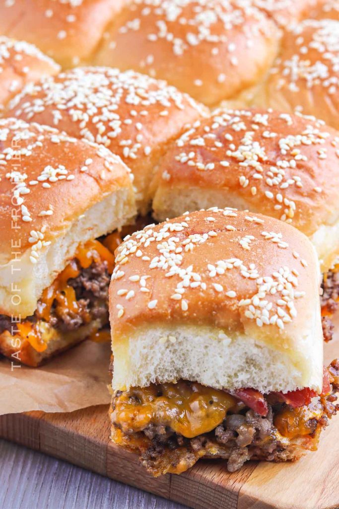 Cheeseburger Sliders With Hawaiian Rolls - Yummi Haus