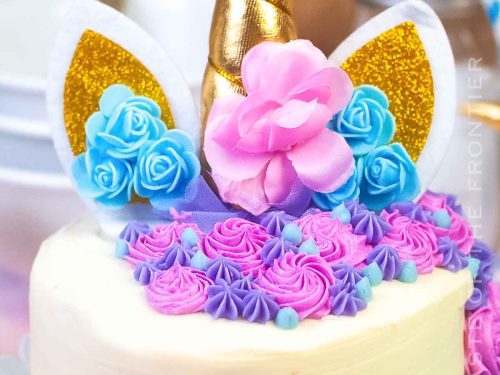 MOVINPE Unicorn Cake Topper, Magic Unicorns Sculpture, Pink Hairball Arch,  Rainb -