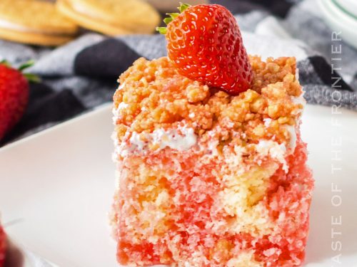 Strawberry Crumble Cake – Chrysty's Creations