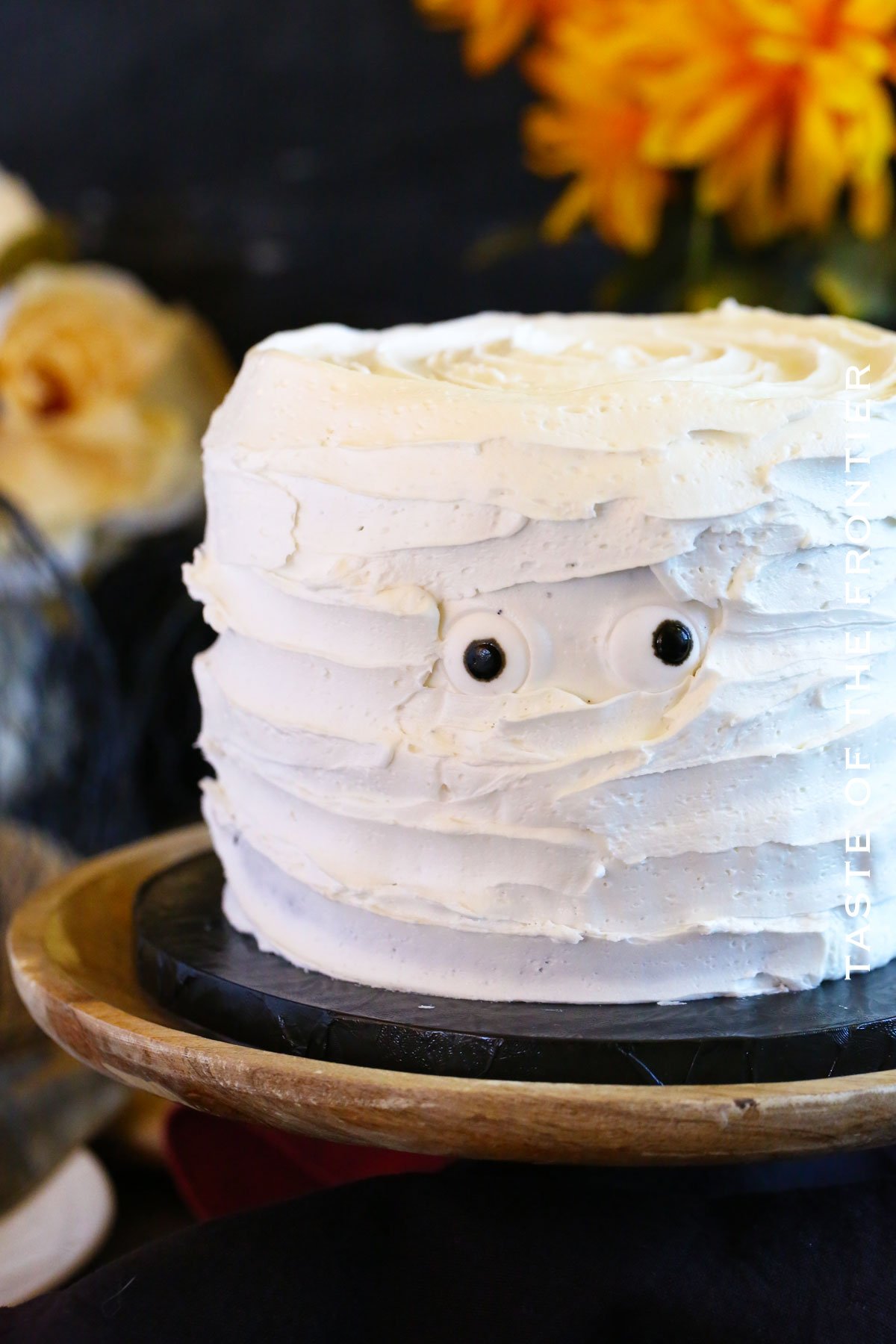 A Mummy cake for Halloween! Cake # 040. | Halloween cakes, Cupcake cakes,  Halloween birthday cakes