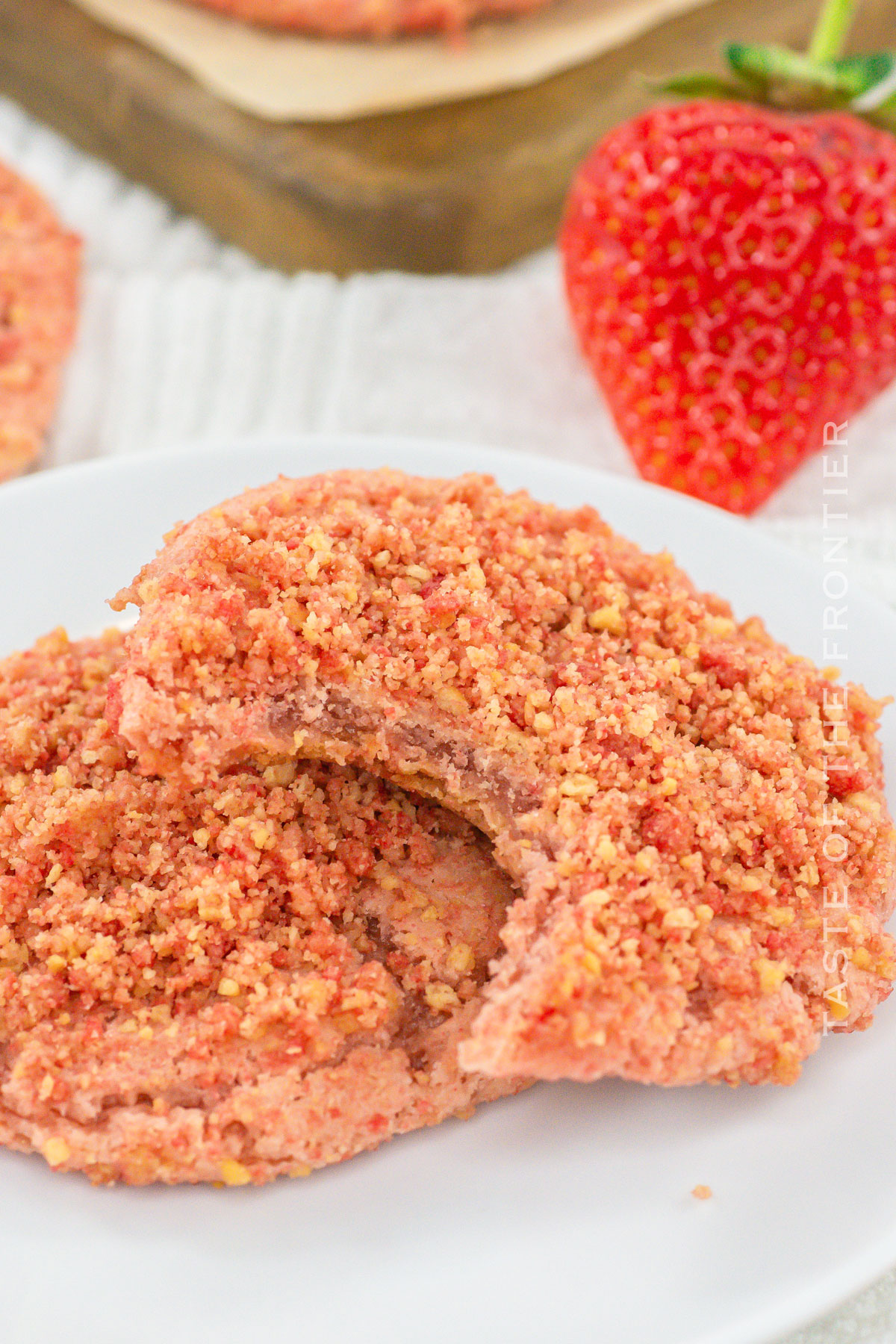 Strawberry Crunch Cookies