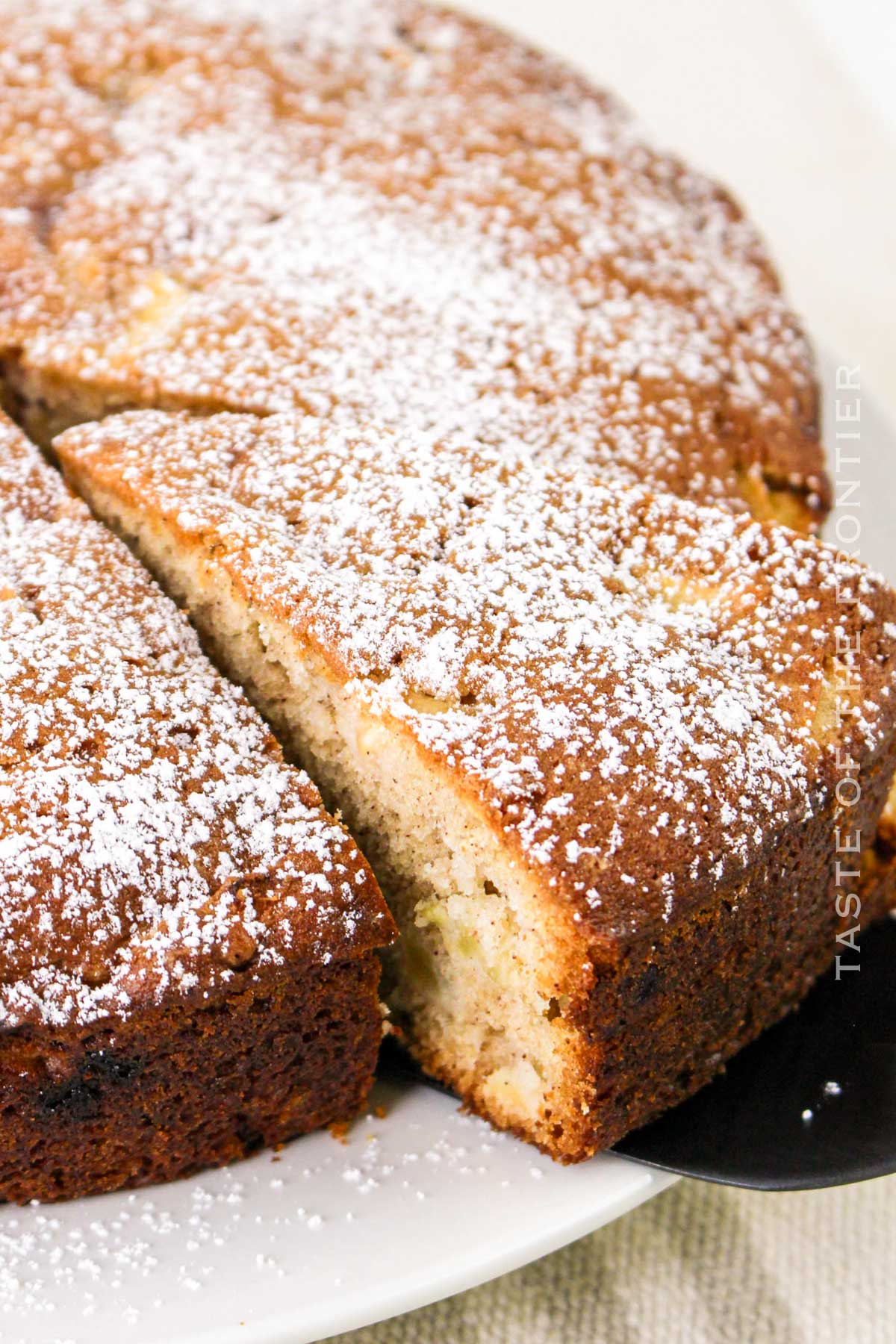 Apple and Cinnamon Cake