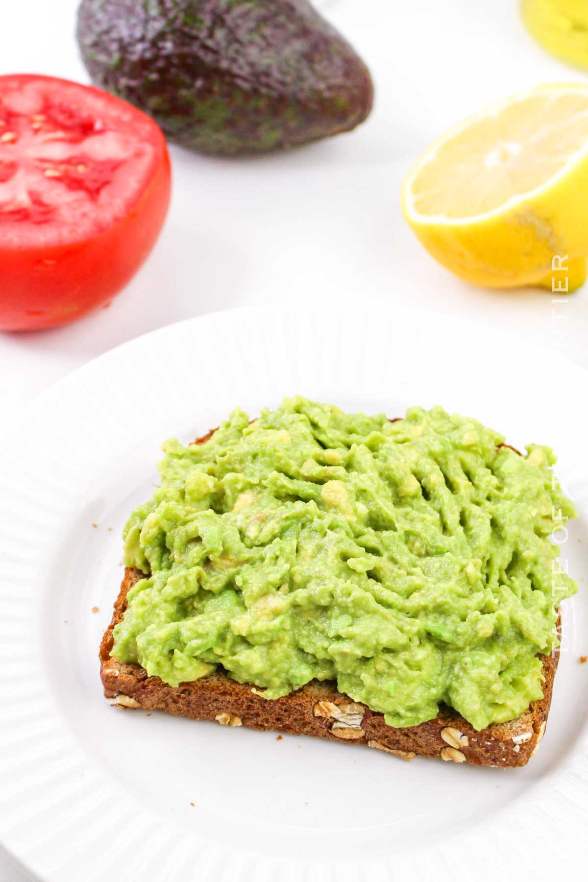 how to make Avocado Toast with Tomato