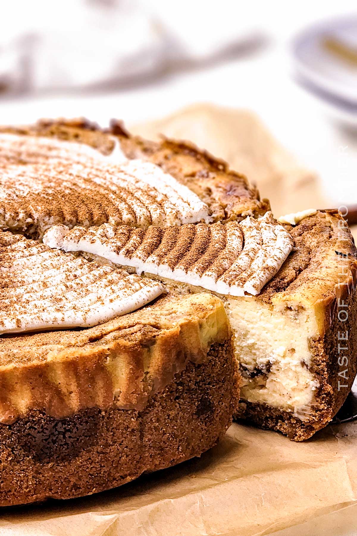 Cinnamon Roll Cheesecake