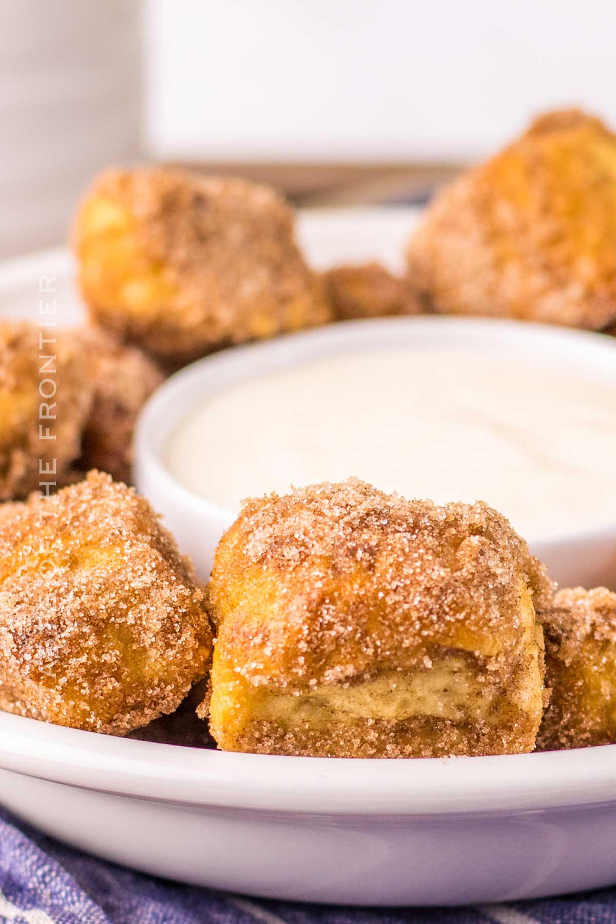 cinnamon and sugar pretzels with cream cheese