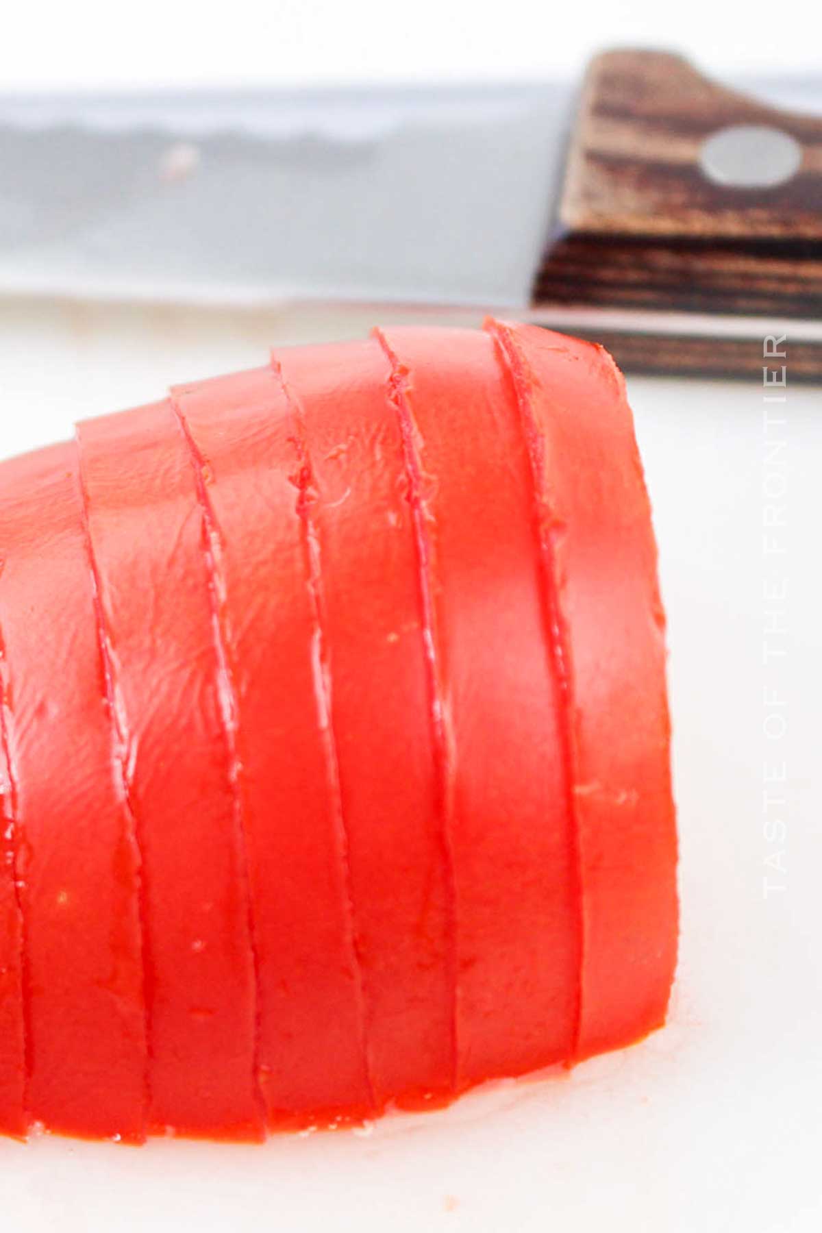 slicing tomatoes