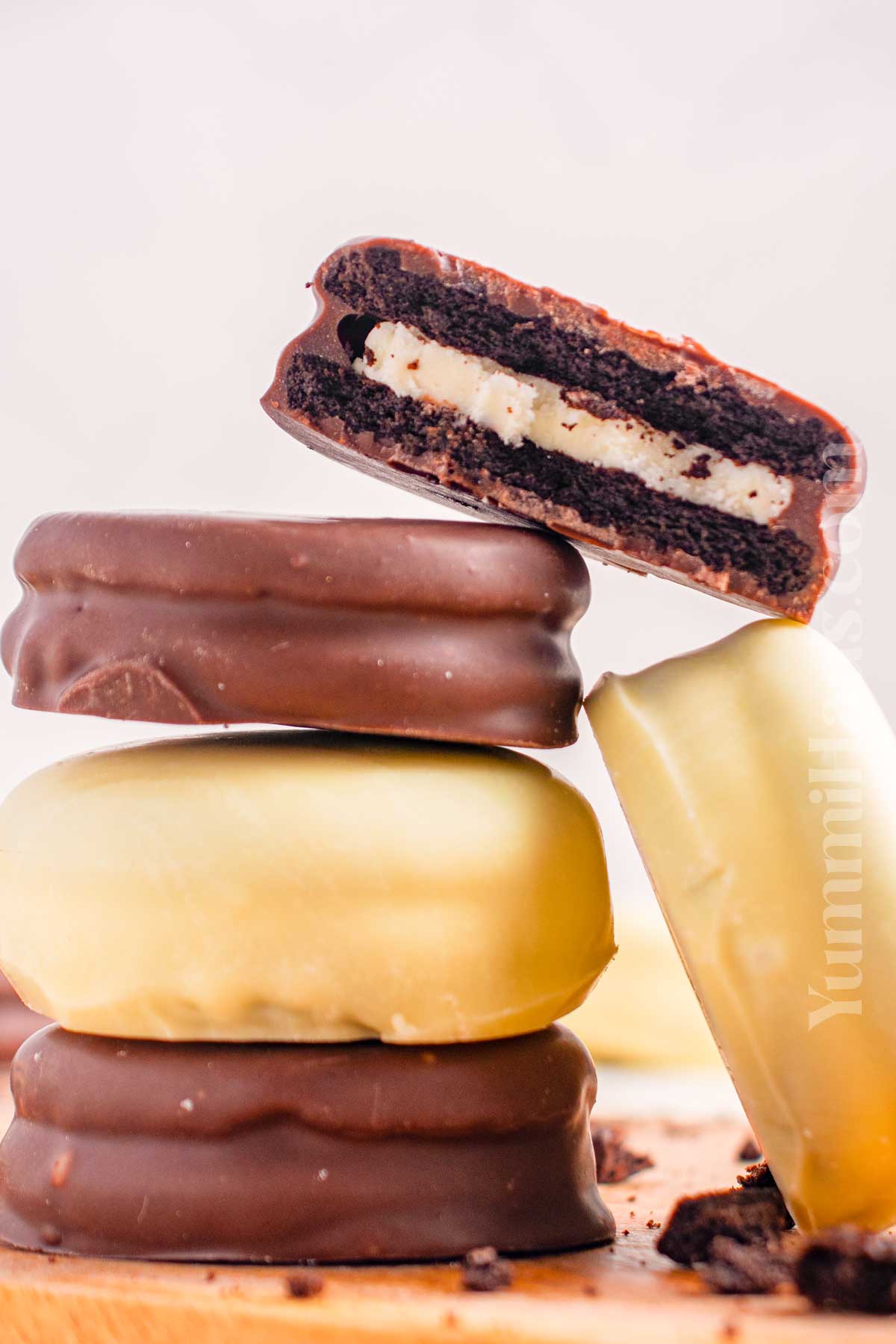 Chocolate Dipped Oreos