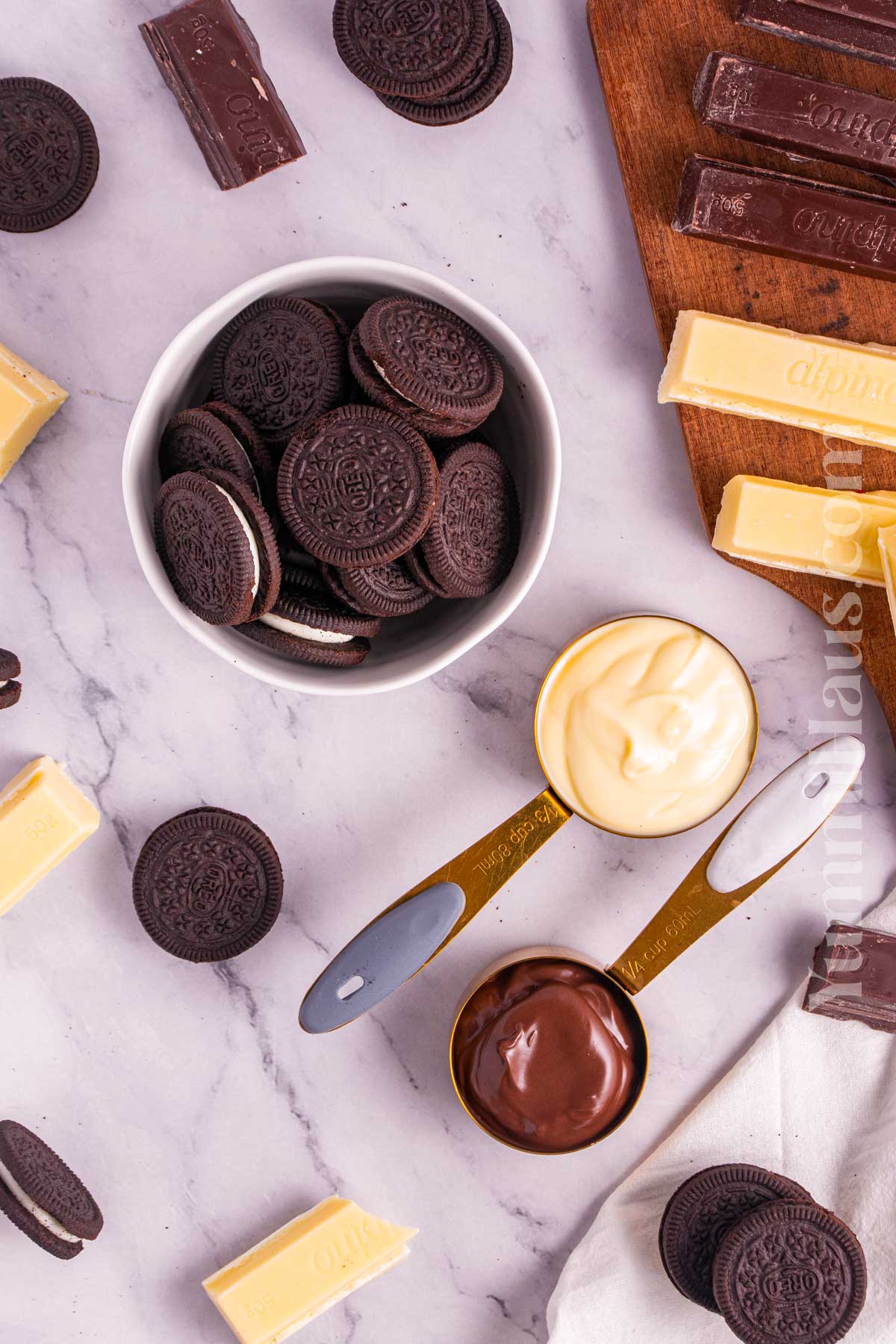 Chocolate Dipped Oreo ingredients