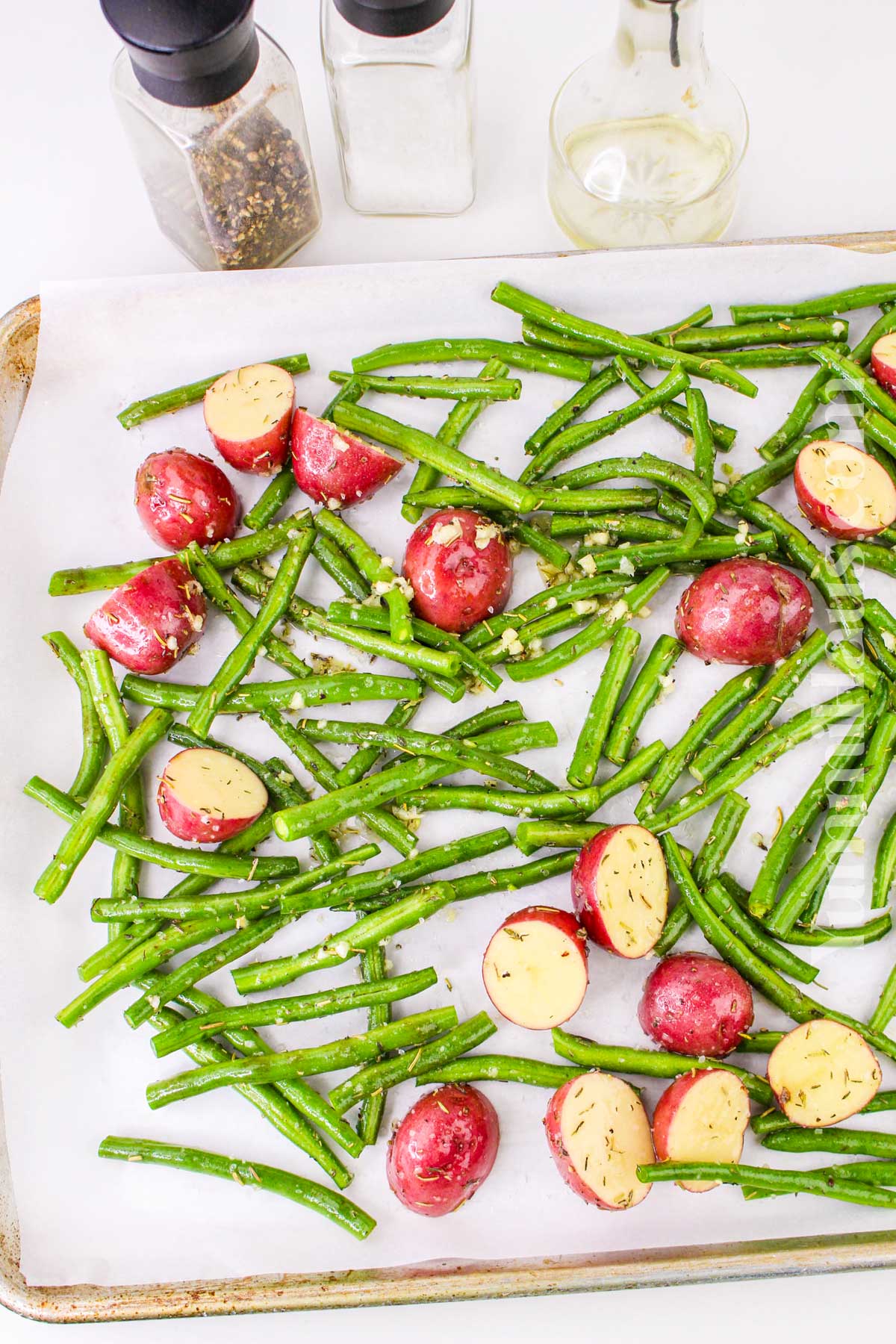 how to make Roasted Green Beans and Potatoes