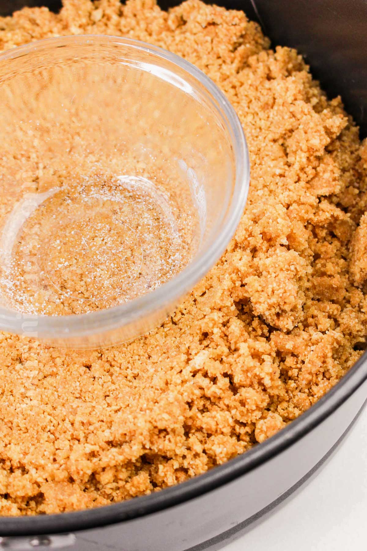 making graham cracker crust