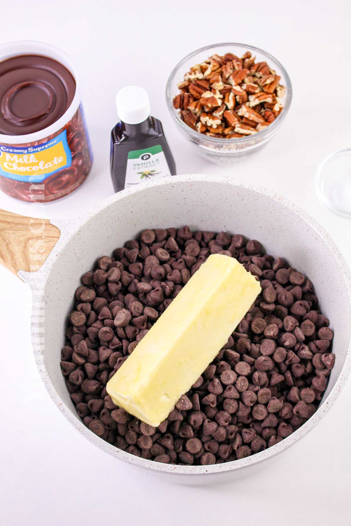 making fudge on the stovetop