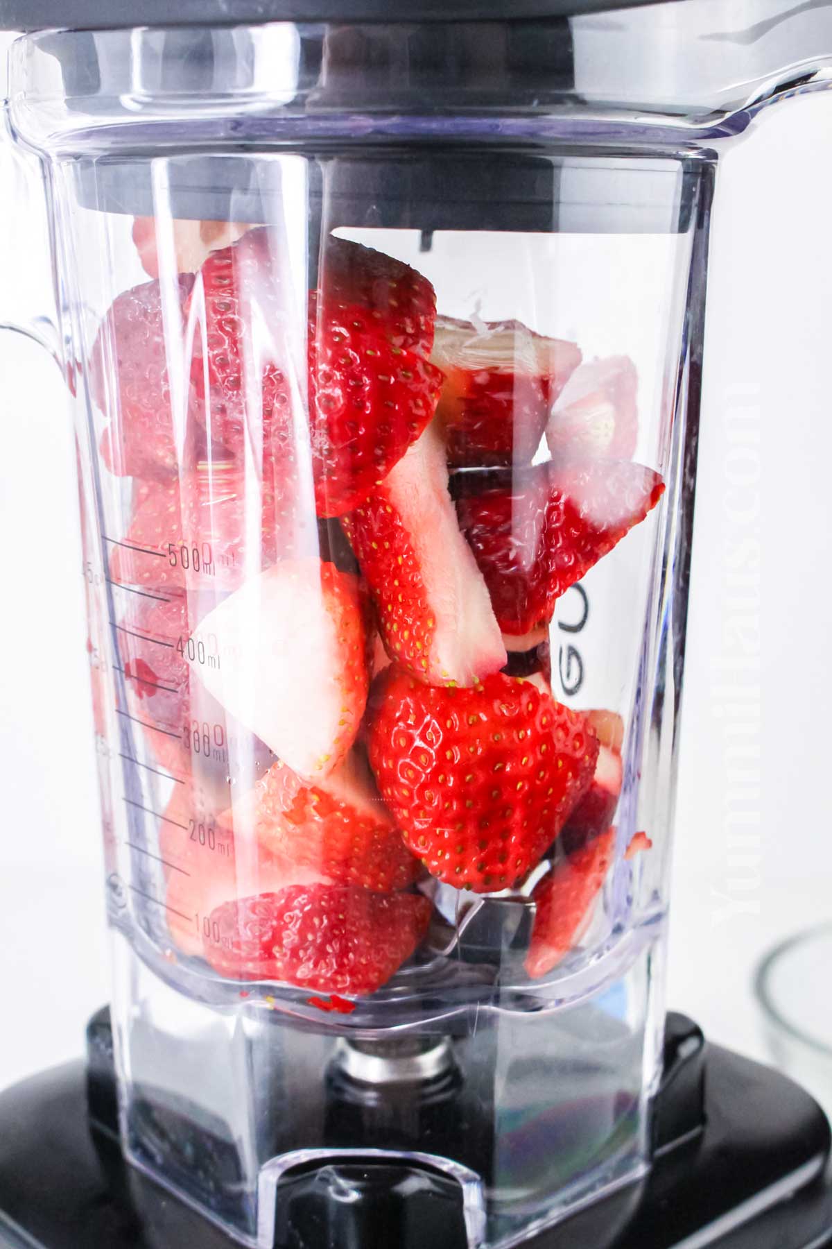 blending the strawberries