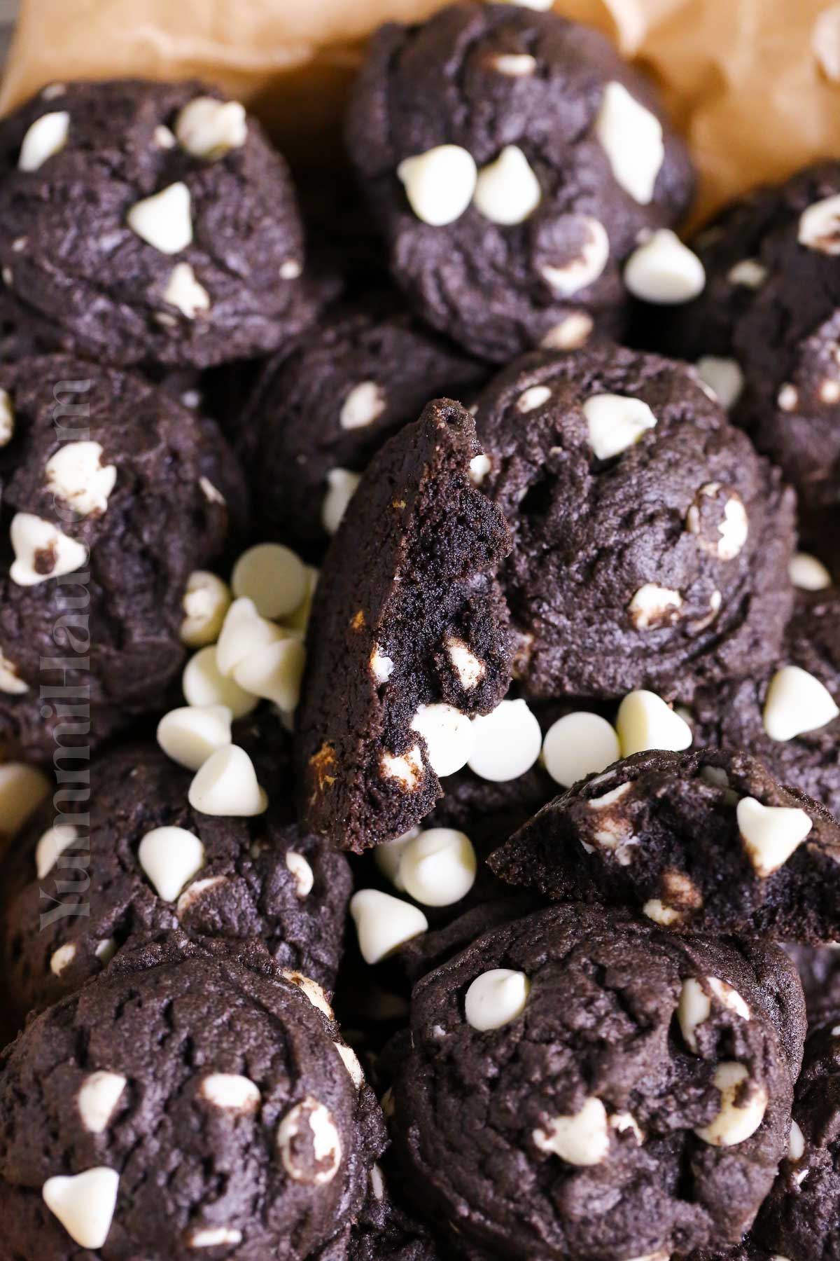 fudgy chocolate cookies