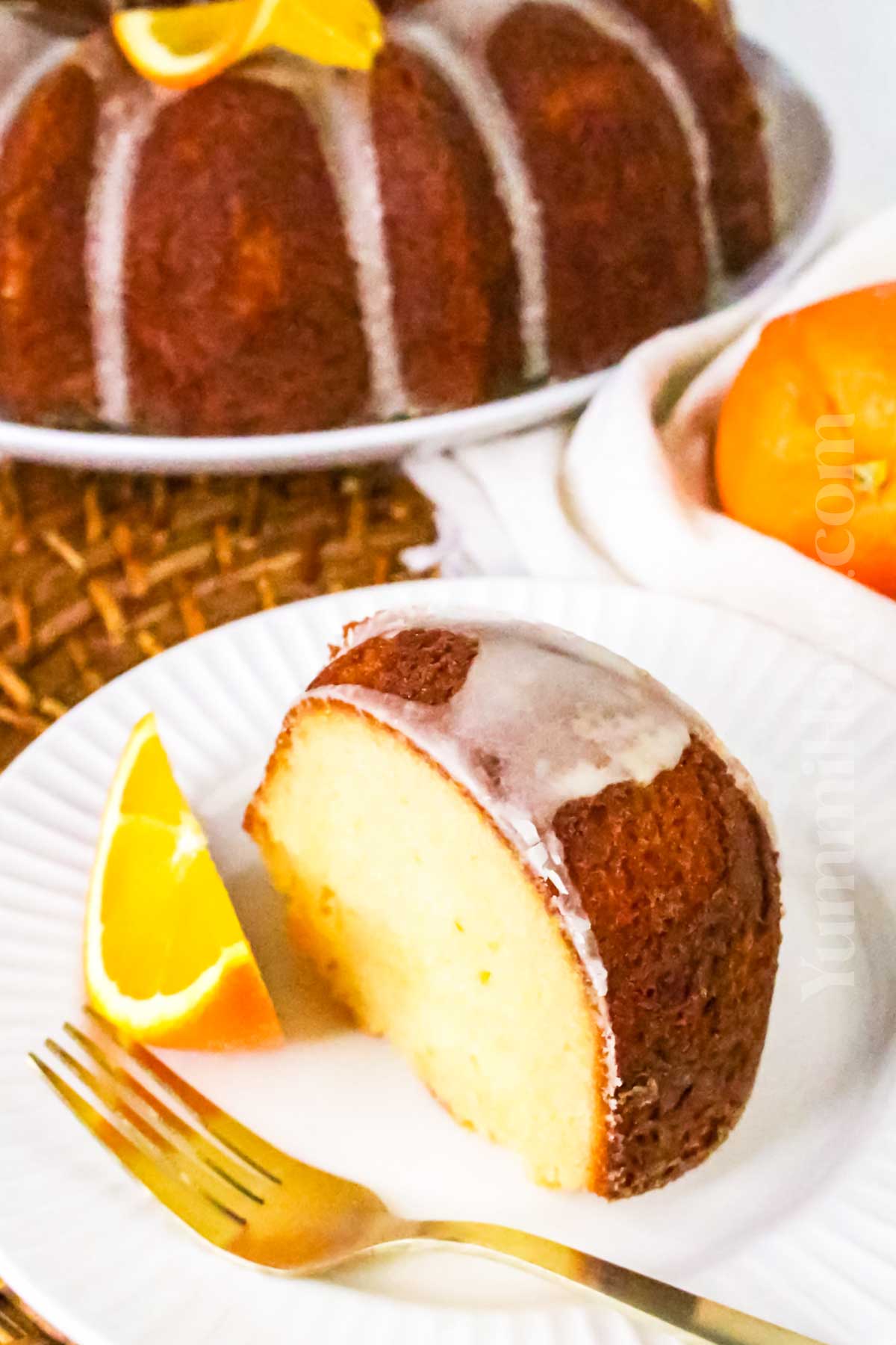 bundt cake with oranges