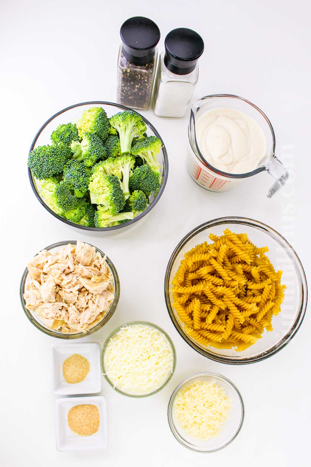 Chicken Broccoli Alfredo Bake ingredients