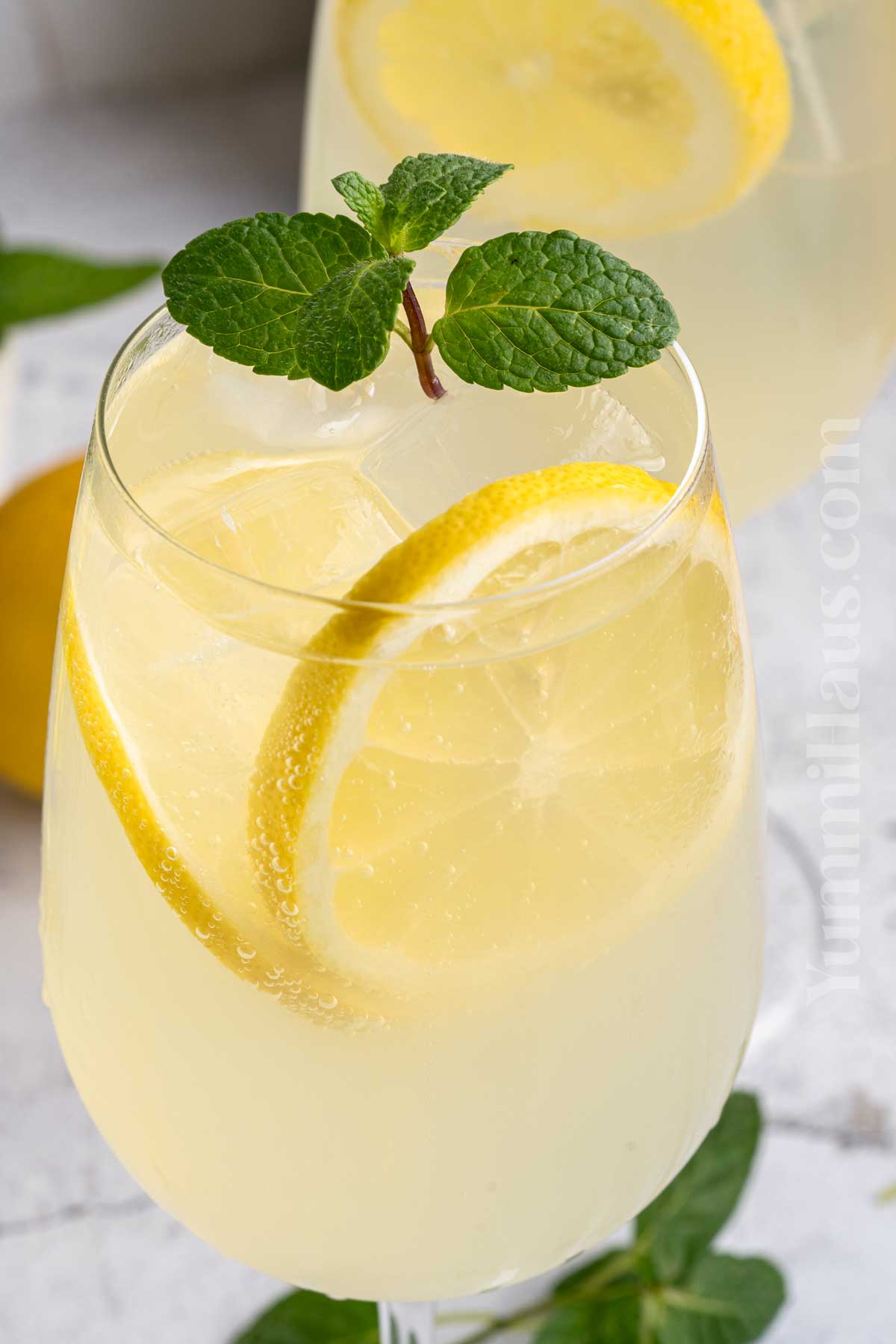 Limoncello Spritz